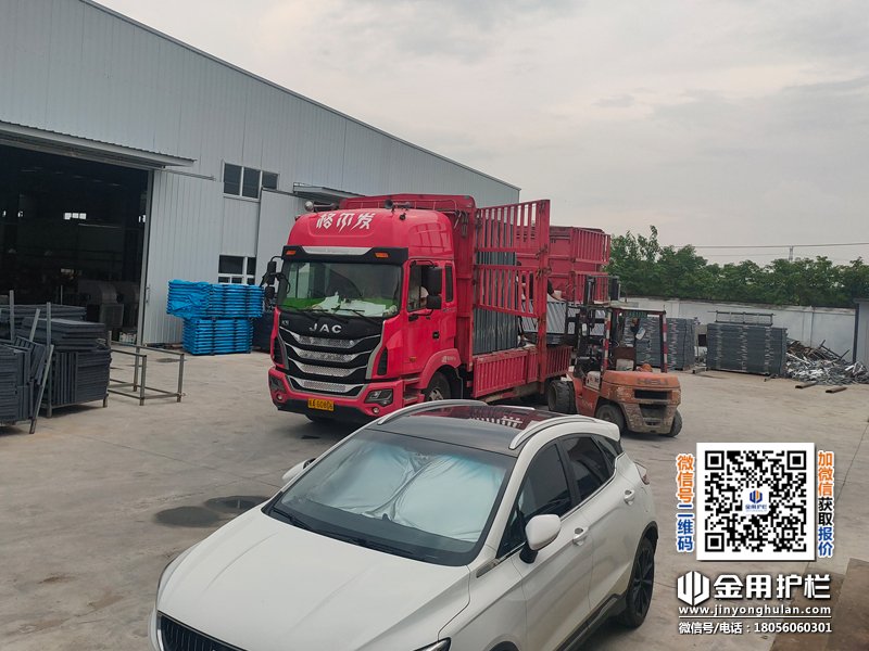 2025年8月8日鋁合金百葉窗裝車(chē)發(fā)貨! 2025年8月8日鋁合金百葉窗裝車(chē)發(fā)貨!