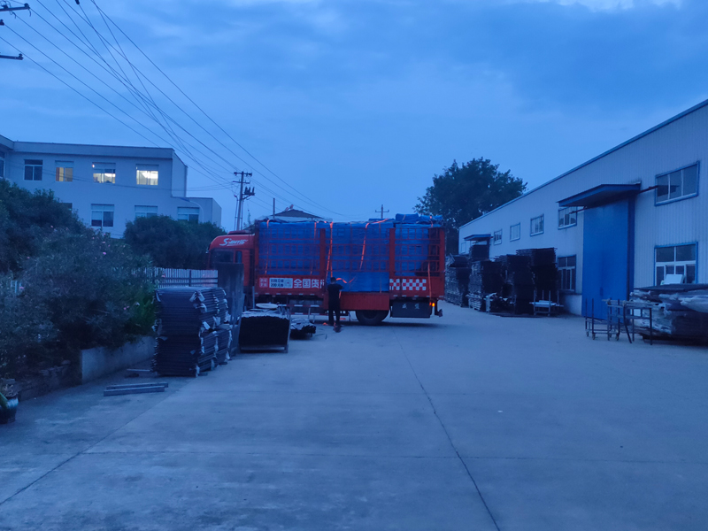 2025年8月27日鋅鋼陽臺護欄裝車發貨! 2025年8月27日鋅鋼陽臺護欄裝車發貨!